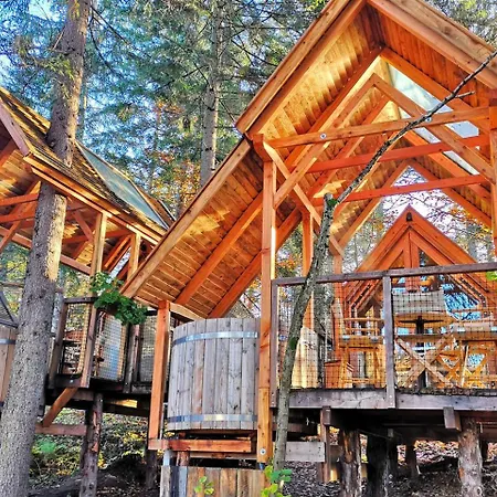 בית נופש Breathtaking Tree House Rentals Near Lake Bled, Slovenia *