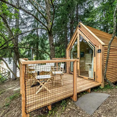 בית נופש Breathtaking Tree House Rentals Near Lake Bled, Slovenia *