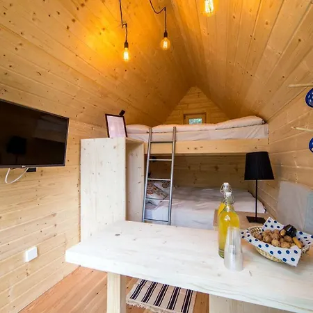 בית נופש Breathtaking Tree House Rentals Near Lake Bled, Slovenia *